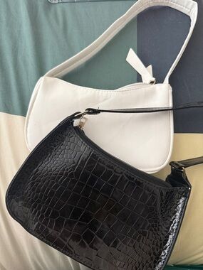 2 random shoulder bags